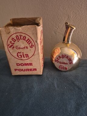 Vintage 1960s Seagram's Golden Gin Dome Pourer Barware Collectible w Box